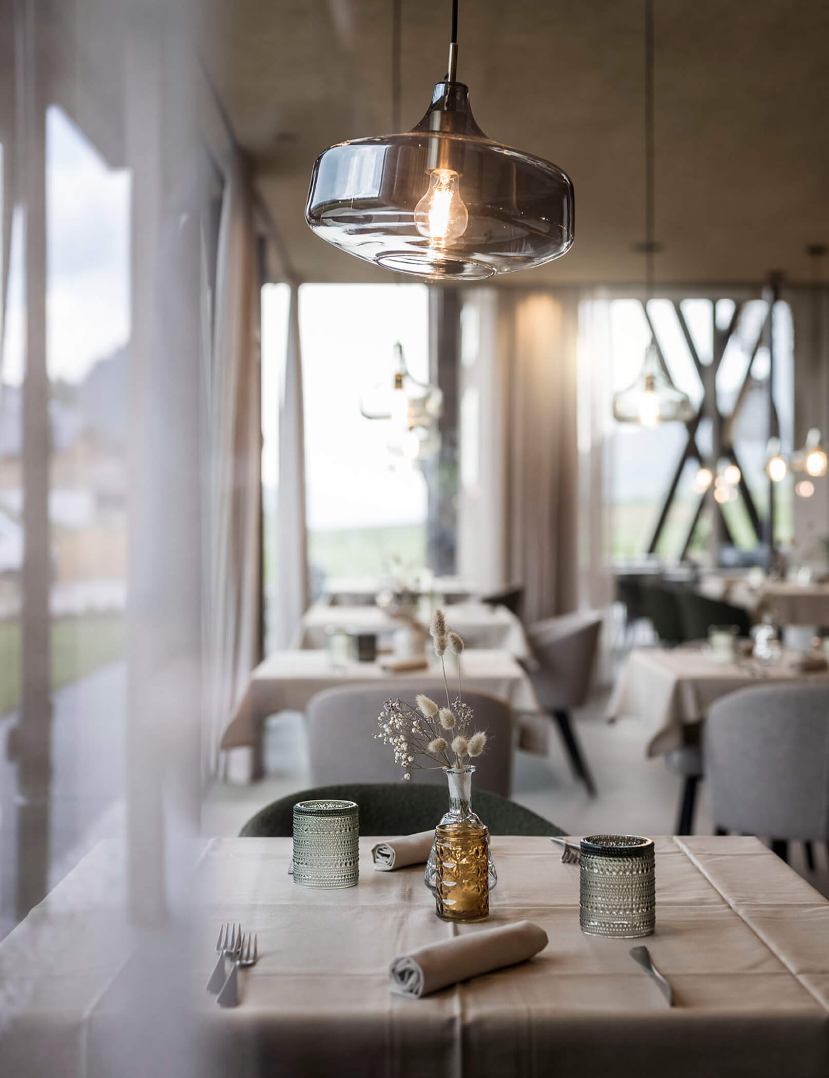 Gedeckter Tisch mit Dekoration - Hotel Patris