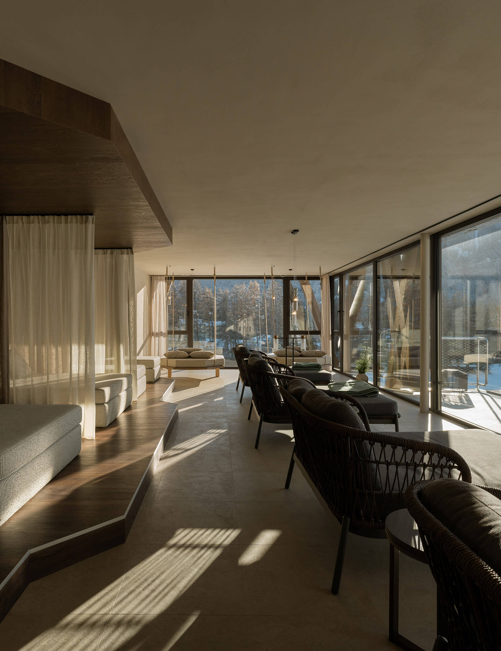 Sala relax - con vista sul paesaggio invernale di Dobbiaco